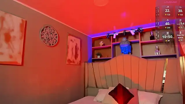 Lucy Williiams online show from October 21, 11:20 am