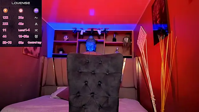 Lucy Williiams online show from November 10, 11:37 am