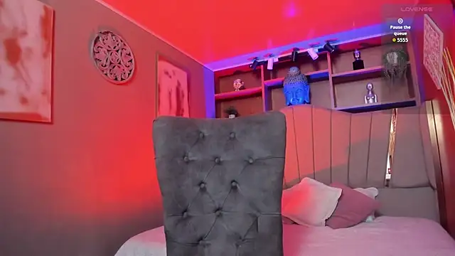 Lucy Williiams online show from October 31, 3:19 pm