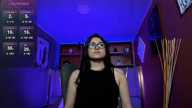 Lucy Williiams online show from December 4, 12:04 pm