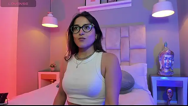 Lucy Williiams online show from January 9, 7:21 pm