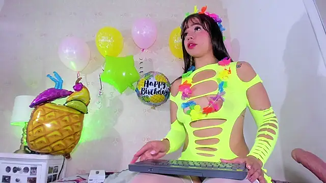 AMAIAA LOVE online show from March 12, 1:04 pm