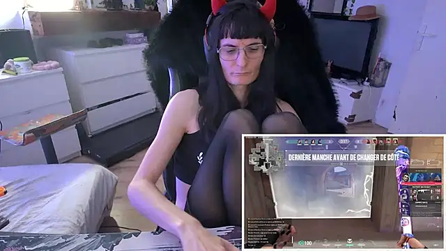 Snapshot of CeriseLapine chatting on October 21, 11:04 pm CeriseLapine online show from October 21, 11:04 pm