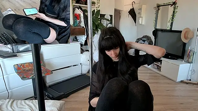 Snapshot of CeriseLapine chatting on November 18, 12:52 pm CeriseLapine online show from November 18, 12:52 pm