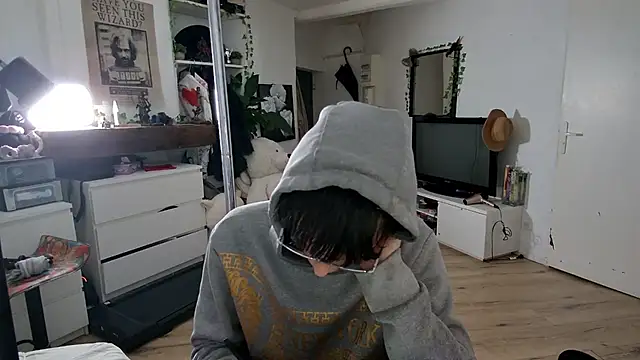 Snapshot of CeriseLapine chatting on December 2, 7:26 pm CeriseLapine online show from December 2, 7:26 pm