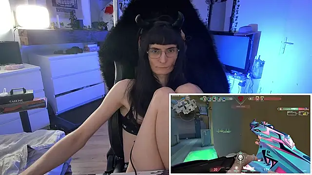 Snapshot of CeriseLapine chatting on October 20, 10:54 pm CeriseLapine online show from October 20, 10:54 pm