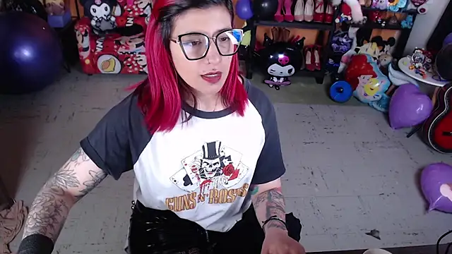 Snapshot of MissMiia2 chatting on September 18, 3:04 pm MissMiia2 online show from September 18, 3:04 pm