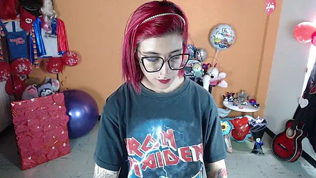 Snapshot of MissMiia2 chatting on March 13, 3:39 pm MissMiia2 online show from March 13, 3:39 pm
