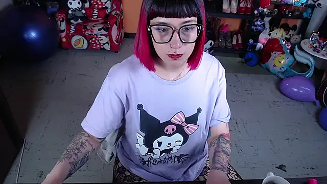 Snapshot of MissMiia2 chatting on October 8, 3:13 pm MissMiia2 online show from October 8, 3:13 pm