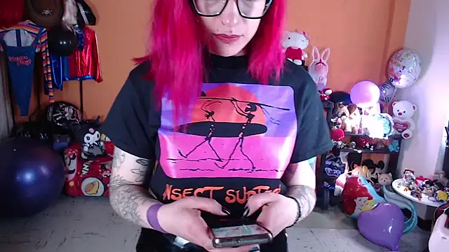 Snapshot of MissMiia2 chatting on October 1, 2:10 pm MissMiia2 online show from October 1, 2:10 pm