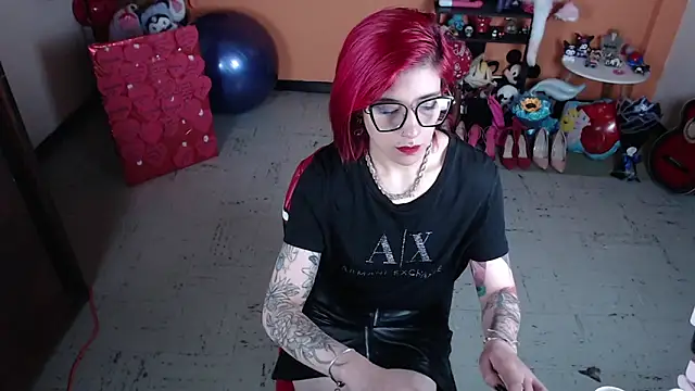 Snapshot of MissMiia2 chatting on March 10, 12:17 pm MissMiia2 online show from March 10, 12:17 pm