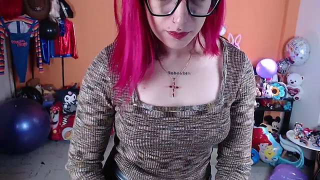 Snapshot of MissMiia2 chatting on September 27, 1:39 pm MissMiia2 online show from September 27, 1:39 pm