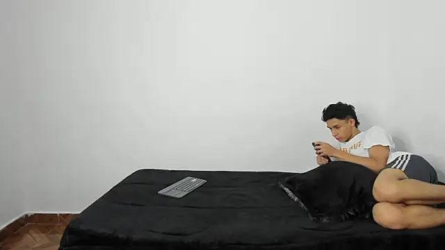 evanscollins online show from December 27, 11:42 pm