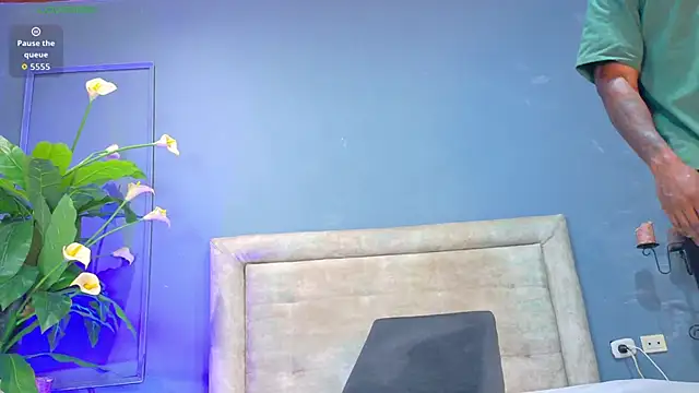 Snapshot of Iker_bigdick chatting on December 2, 7:26 pm Iker bigdick online show from December 2, 7:26 pm