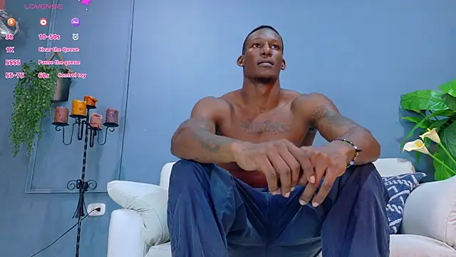 Snapshot of Iker_bigdick chatting on October 8, 7:14 pm Iker bigdick online show from October 8, 7:14 pm