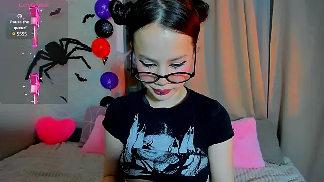 Anikka Liam online show from November 7, 10:03 pm