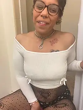 Princess Desirae online show from May 14, 5:48 am
