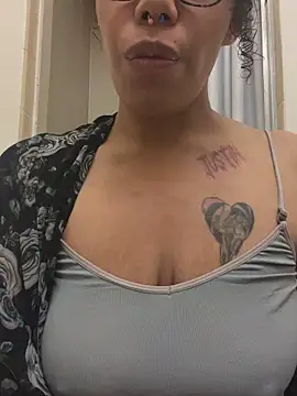 Princess Desirae online show from May 10, 3:32 am
