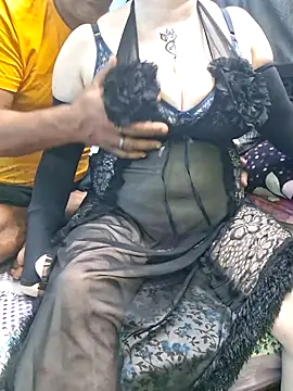 Snapshot of Raja_Ranii chatting on November 13, 4:55 pm Raja Ranii online show from November 13, 4:55 pm