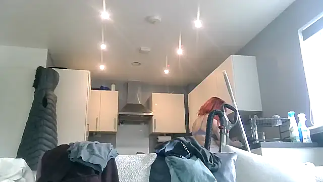 Snapshot of DynamicDuo_oxo chatting on February 12, 11:40 am DynamicDuo oxo online show from February 12, 11:40 am