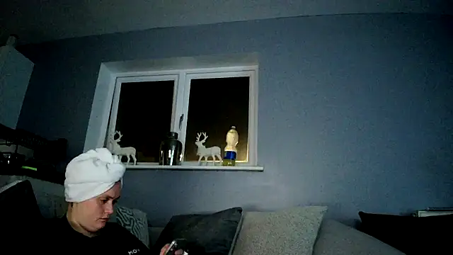 Snapshot of DynamicDuo_oxo chatting on December 7, 10:56 pm DynamicDuo oxo online show from December 7, 10:56 pm