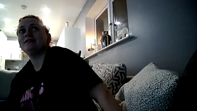 Snapshot of DynamicDuo_oxo chatting on December 4, 10:02 pm DynamicDuo oxo online show from December 4, 10:02 pm