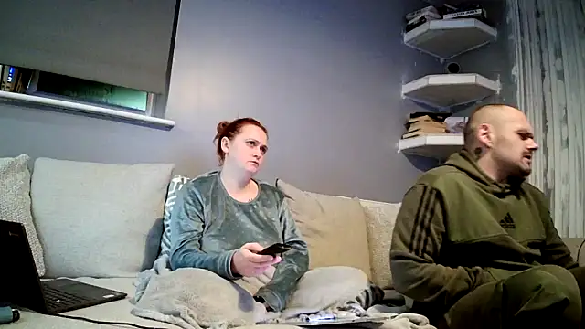 Snapshot of DynamicDuo_oxo chatting on January 6, 6:41 pm DynamicDuo oxo online show from January 6, 6:41 pm