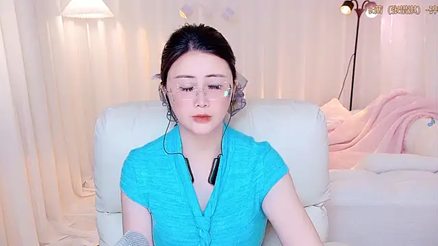 Daisy7 11 online show from May 10, 7:01 am