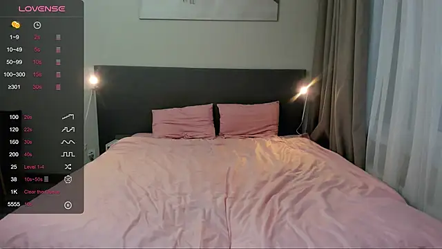 jesssicamooon online show from October 8, 4:03 am