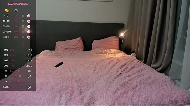 jesssicamooon online show from November 21, 8:30 pm