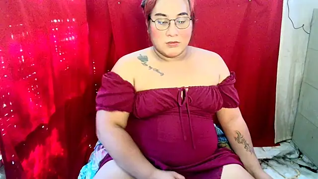 UrAmazingCassy online show from November 4, 5:22 am