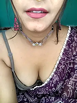 Diamond queeen online show from December 18, 9:40 pm