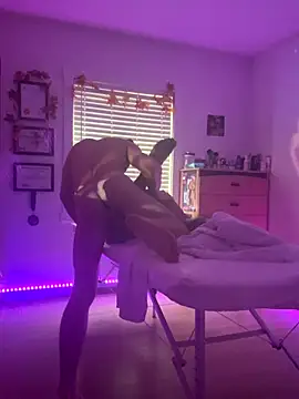 GymBoyVan online show from November 2, 7:30 pm