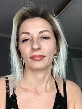 Diamond Bunny  online show from March 18, 3:55 pm