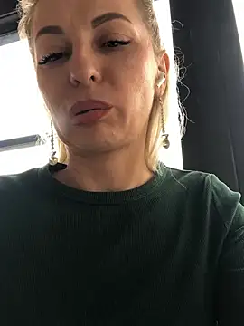 Diamond Bunny  online show from March 19, 12:12 pm