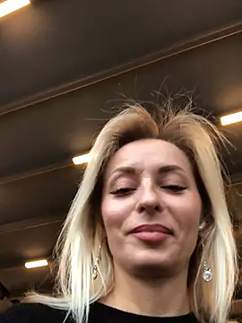 Diamond Bunny  online show from March 20, 3:58 pm