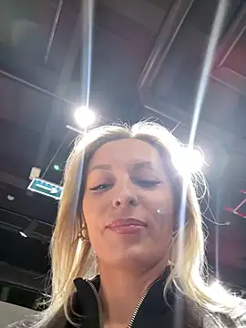 Diamond Bunny  online show from November 19, 3:01 pm