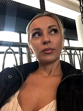 Diamond Bunny  online show from September 23, 4:36 pm