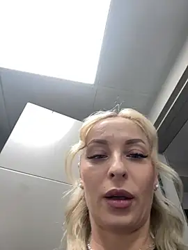 Diamond Bunny  online show from March 23, 2:50 pm