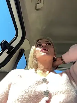 Diamond Bunny  online show from March 26, 12:25 pm