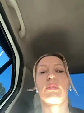 Diamond Bunny  online show from January 16, 1:59 pm