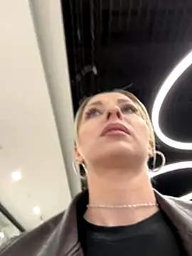 Diamond Bunny  online show from November 27, 3:01 pm