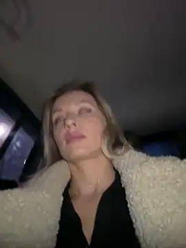 Diamond Bunny  online show from February 26, 3:23 pm