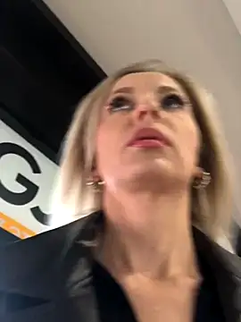 Diamond Bunny  online show from October 26, 12:49 pm