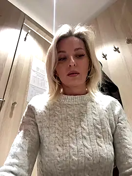 Diamond Bunny  online show from December 5, 1:21 pm