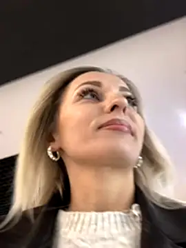 Diamond Bunny  online show from November 11, 1:50 pm