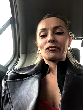 Diamond Bunny  online show from November 5, 1:58 pm