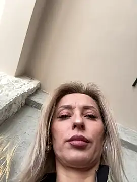 Diamond Bunny  online show from February 4, 8:31 am