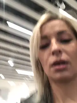 Diamond Bunny  online show from October 22, 3:00 pm