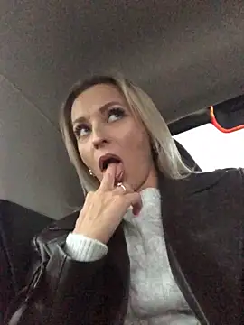 Diamond Bunny  online show from October 29, 2:38 pm